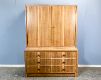 Cómoda/armario de mediados de siglo de WK-Möbel, nogal, década de 1960, restaurada.