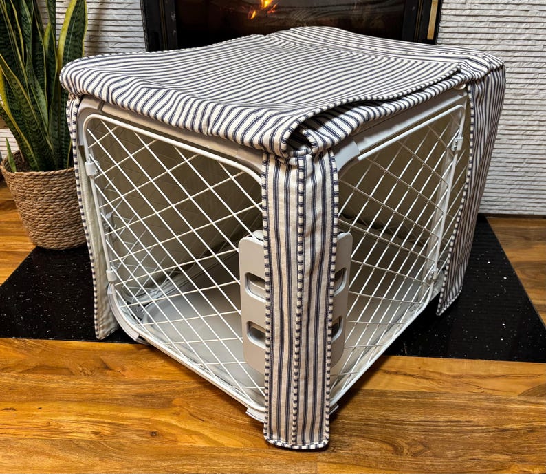 Gallery Detail: Diggs Dog Crate Cover For A Small Evolv Crate In