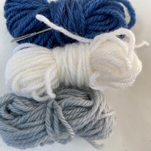 Mini Pin Loom Kit: British Wool, Tapestry Needle & Instructions image 6
