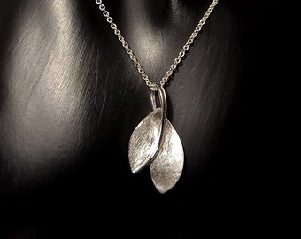 Leaf pendant with silver necklace - brushed leaf pendant - simple chain pendant - elegant silver pendant - 45 cm anchor chain