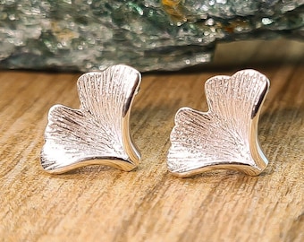 Boucles d'oreilles de clou de feuille de ginkgo - boucles d'oreilles de clou d'argent - boucles d'oreilles de clou de ginkgo - feuille de ginkgo - ginkgo - boucles d'oreilles de clou sans nickel - boucles d'oreilles de clou de feuille d'argent sterling