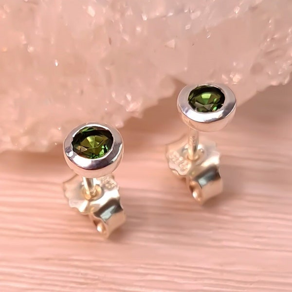 Natural tourmaline ear studs - silver ear studs - chrome tourmaline ear studs - green tourmaline - tourmaline earrings - ear studs polished - 925