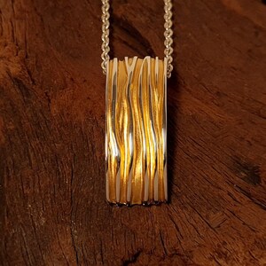 構造ペンダント - シルバーペンダント金メッキ - ペンダントシルバー製 - スターリングシルバー 925 ニッケルフリー - カーブペンダント - アンカーチェーン 45 cm
