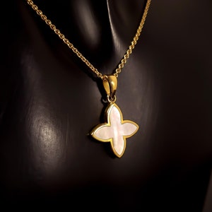 Mother of pearl pendant with necklace - Starflower pendant - Necklace pendant - Silver pendant gold plated - Pendant with mother of pearl - Sterling silver