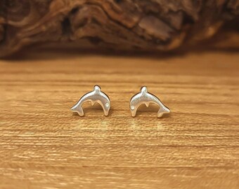 Dolphin stud earrings silver - fish stud earrings - silver stud earrings 925 nickel-free - animal stud earrings - dolphin earrings for women - sterling silver