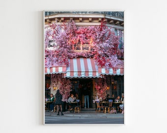 Wydruk zdjęcia ulicy Paryża, Sztuka ścienna Paryża, Różowa kawiarnia Paryża do wydrukowania, Fotografia francuska, Plakat francuskiej architektury, Pobieranie cyfrowe