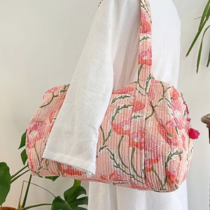 Gesteppte Duffle Tragetasche Schulter Pfirsich Stiefmütterchen Tasche Baumwolle Sommer Floral Umweltfreundliche nachhaltige robuste | Yoga Shopping Strand Künstler Boho Rucksack