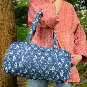 Gesteppte Duffle Tote Schultertasche Indigo Blau Weiß Tasche Baumwolle Floral Umweltfreundliche nachhaltige robuste | Yoga Shopping Strand Künstler Boho Rucksack