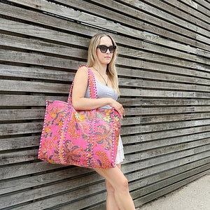 Quilted Velvet Cotton Reversible Oversize Tote Bag Beach Weekender Eco friendly Sustainable Sturdy Grocery Shop Boho Summer Hotpink Floral