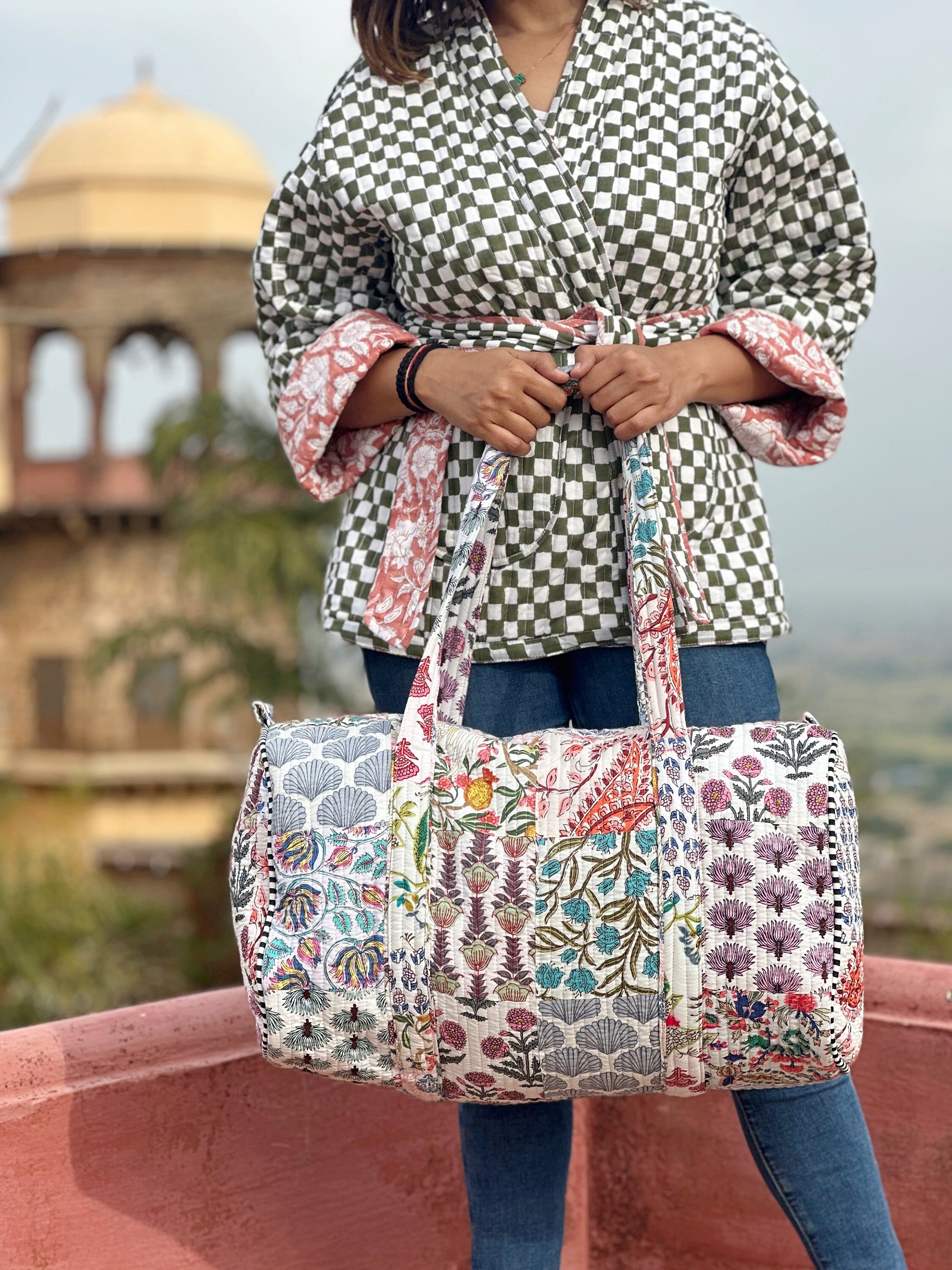 Borsa A Tracolla Trapuntata Indiana In Cotone 100% – Rosa Baby Con Motivo Floreale – Fatte A Mano