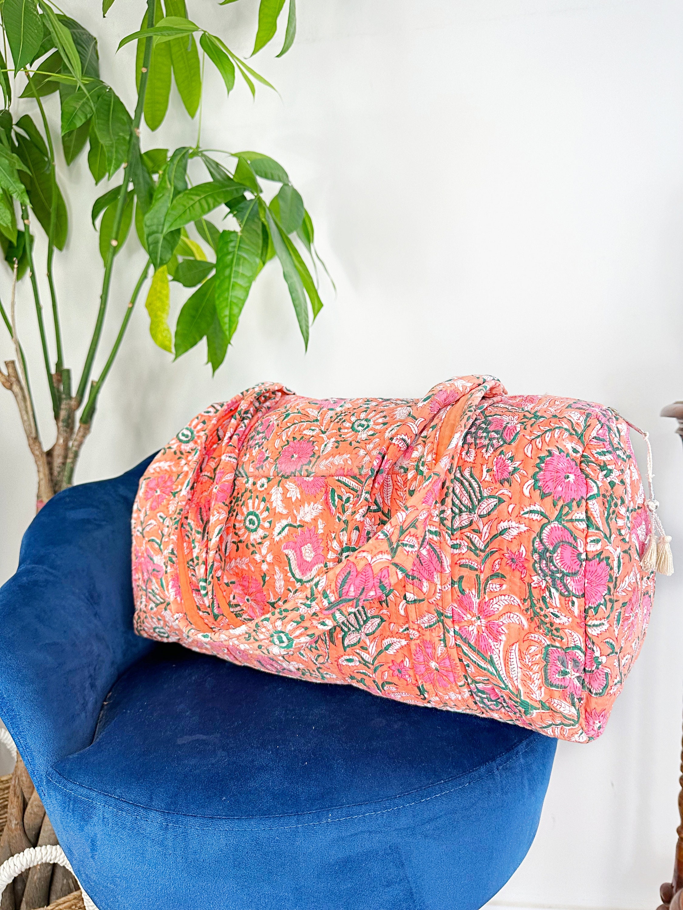 Petals Charm Quilted Duffle Bag GFTOTP12174