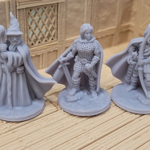 Adventurer Minis set of 5, 28mm- Dungeons & Dragons or any RPG Game.