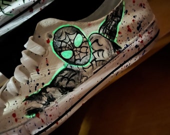 handmade custom design converse with luminous paint "SPIDERMAN"