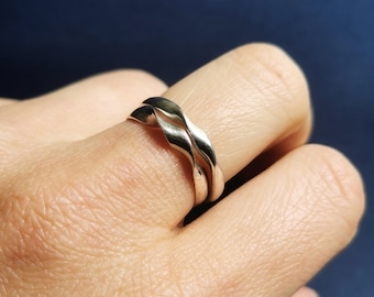 Handmade and Unique wedding band - Handcrafted with recycled 925 silver in Paris - Made to order