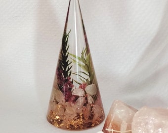 Resin ring holder cone with real preserved flowers