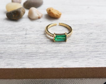 Green CZ Gold Ring, Elegant Women's Band, Cute Stackable Ring, Dainty Jewelry, Gift For Her, Elegant Ring, Cute Minimalist Band