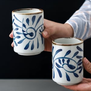 Taza de té verde de estilo japonés, diseño Floral azul/taza de café de cerámica sin asa/tazas de té asiáticas sin asa