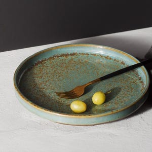 Rustic Ceramic Plates with High Edges - Retro Design Plates for Serving Steak, Pasta, Main Courses, and Desserts