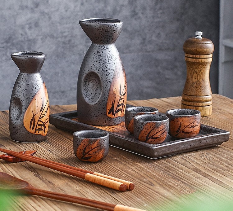 Ceramic Sake Serving Cups and Bottle Set Retro Japanese Style Sake