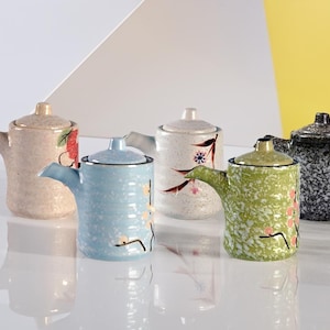 Japanese Ceramic Soy Sauce Dispenser: Handcrafted Condiment Pot with Lid