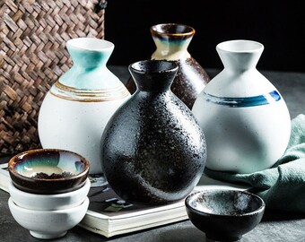 Service à saké en céramique de style japonais rétro | élégante bouteille de saké blanche et turquoise | Coupes à saké brun rustique, bouteille | Pichets à saké noir