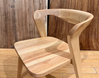 Lot de 2 chaises de salle à manger en bois massif - chaise de salle à manger en chêne - chaise moderne Mid-Century - chaise faite main - chaises pour salle à manger - chaise de cuisine