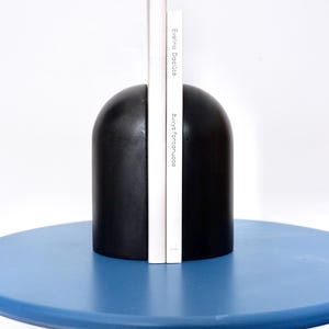 Modern design black bookends set, perfect as housewarming gift for ypur friends or neighbors