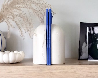 Minimalist White with Beige Plaster Bookend – Modern Office Desk & Bookshelf Decor