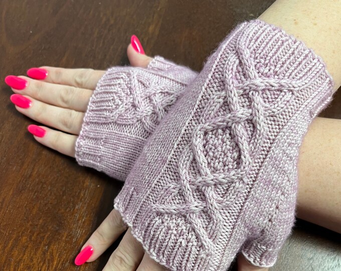 Knitting Pattern "Asteria Mitts"