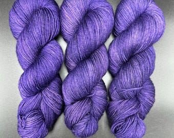 Blackwater Iris - Merino Nylon Fingering Hand Dyed Yarn