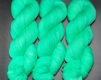 Peppermint - Merino Nylon Fingering Hand Dyed Yarn