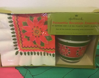 Vintage Hallmark NOS Napkins and Cups / 1970s / Vintage Christmas