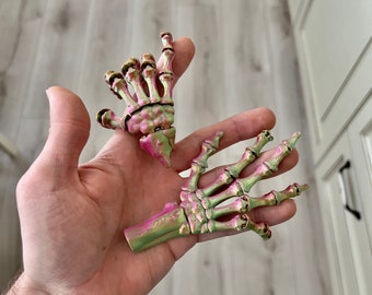 Scary Skeleton Hand Bleistift Topper und Schlüsselanhänger Set | Lustiger Gelenk Schlüsselanhänger | Kugelschreiber Topper mit Gelenk | Gegliederte Finger