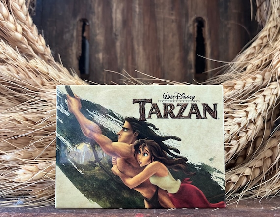 1999 ~ Tarzan Pin Back Button ~ Authentic Movie R… - image 1