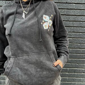 Sudadera con capucha estilo vintage "Better Luck Next Time" / Sudadera con estampado 777 para él o ella / Diseño de tatuaje tradicional americano / imagen 3