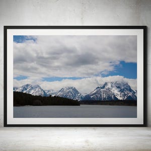 Jackson Lake en Grand Teton Mountains print – Wyoming natuurfotografie, besneeuwde berglandschap muurkunst, decor nationaal park