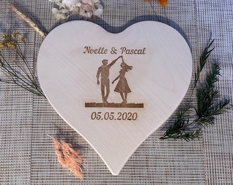 personalisiertes Herz aus Holz mit Wunschname und Datum, Romantisches Geschenk für Liebespaare, Valentinstag, Jahrestag, Hochzeit, Verlobung