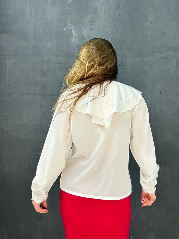 B70 - Embroidery Blouse