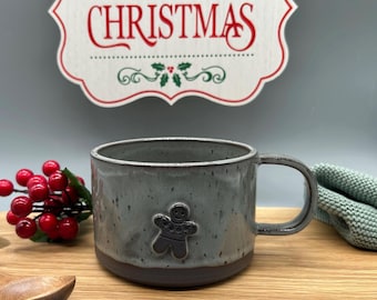 Taza navideña hecha a mano // aprox. 450 ml // Taza de cerámica // Taza de café // Taza de té // Arcilla marrón negruzca // Esmalte gris con motas