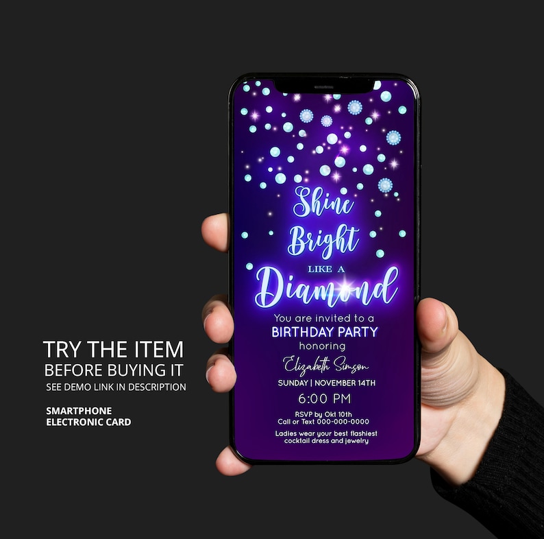 Pode incluir: Uma tela de smartphone roxa com um convite para uma festa de anivers&aacute;rio para Elizabeth Simpson. O convite apresenta um design de diamante brilhante com o texto "Shine Bright Like a Diamond".