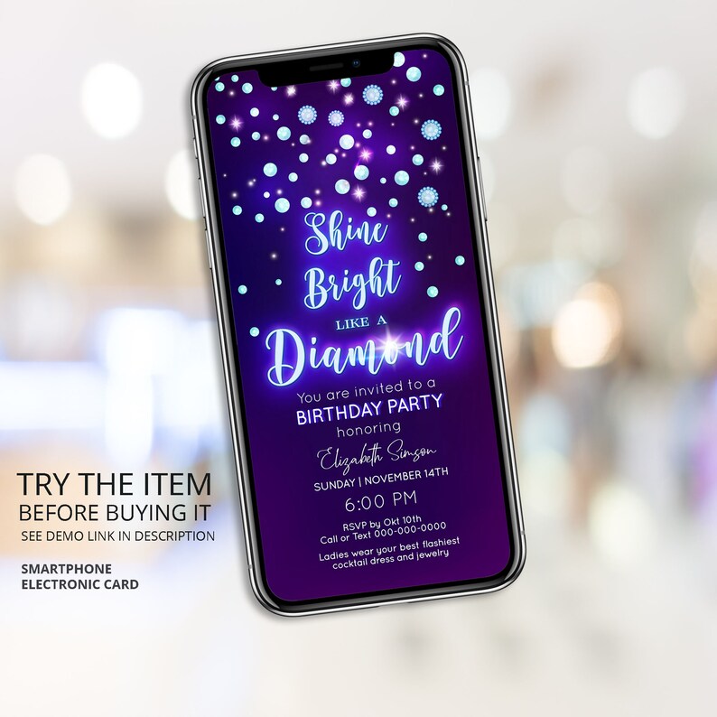 Pode incluir: Uma tela de smartphone roxa com um convite para uma festa de anivers&aacute;rio. O convite apresenta um design de diamante com o texto "Shine Bright Like a Diamond". O convite &eacute; para a festa de anivers&aacute;rio de Elizabeth Simson no domingo, 14 de novembro &agrave;s 18:00.
