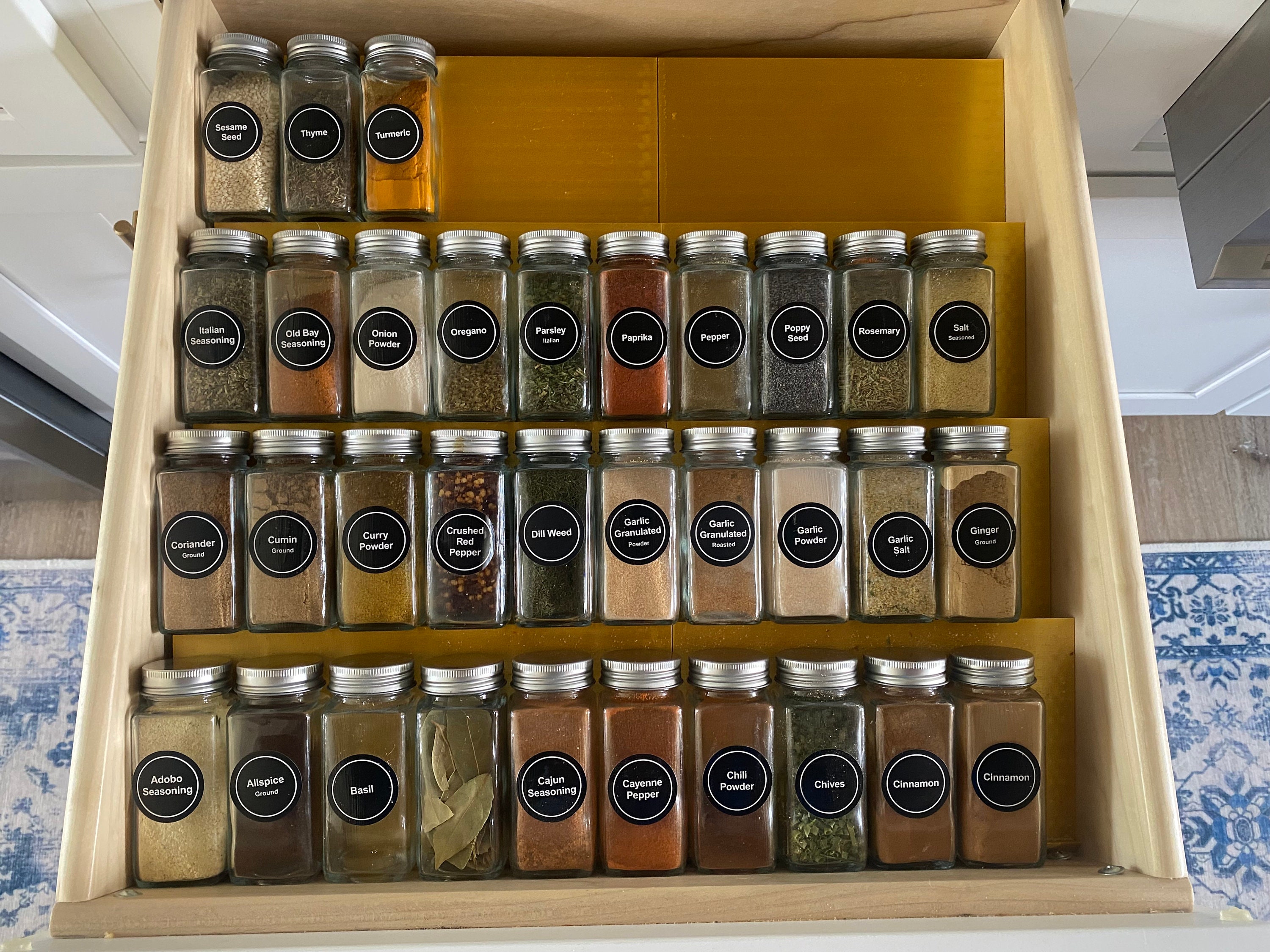 28 Best Spice Rack Ideas to Keep Your Collection Organized