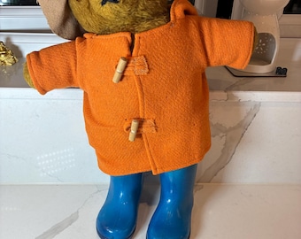 Miś pluszowy w stylu Paddington z lat 70. XX wieku