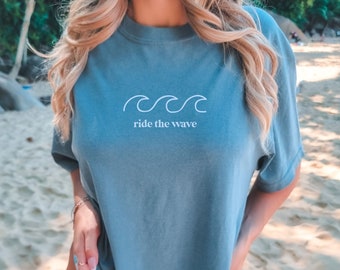 Comfort Colors, Ride the Wave, Beach Shirt, Beach T-Shirt, Summer T-Shirt, Summer Shirt, Oversized Summer Shirt, Oversized Aesthetic,