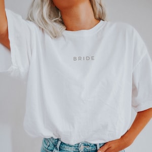 Comfort Colors Bride Shirt, Minimalistisch Bruid Shirt, Modern Bruid Shirt, Cadeau voor de bruid, Minimalistisch cadeau voor de bruid