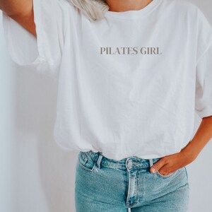 Komfort Farben, Pilates Mädchen, Pilates Shirt, Pilates Geschenke, Fitness Shirt, Gym Shirt, Geschenk für sie, Übergroßes Pilates Shirt, Pilates Liebhaber Bild 6
