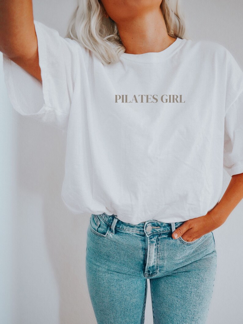 Komfort Farben, Pilates Mädchen, Pilates Shirt, Pilates Geschenke, Fitness Shirt, Gym Shirt, Geschenk für sie, Übergroßes Pilates Shirt, Pilates Liebhaber Bild 6