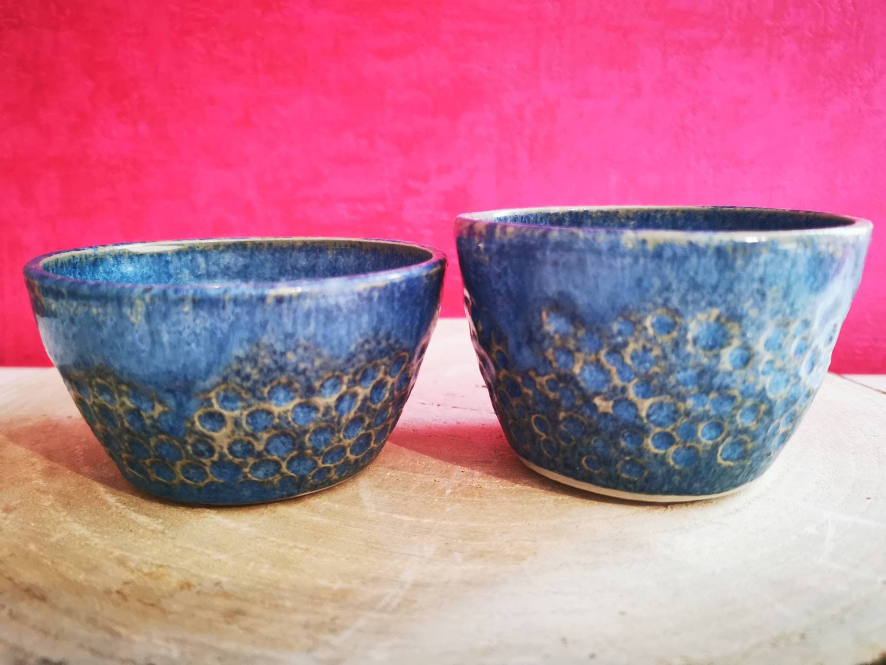 Lot de 2 Tasses Bleues à Texture Bosselée