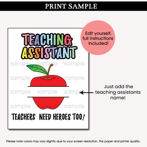以下が含まれることがあります： 虹色の文字で「TEACHING ASSISTANT」と書かれた赤いリンゴの絵が描かれた印刷可能なカード。リンゴには名前を入れるための空白があります。「TEACHERS NEED HEROES TOO!」という文字がリンゴの下にあります。