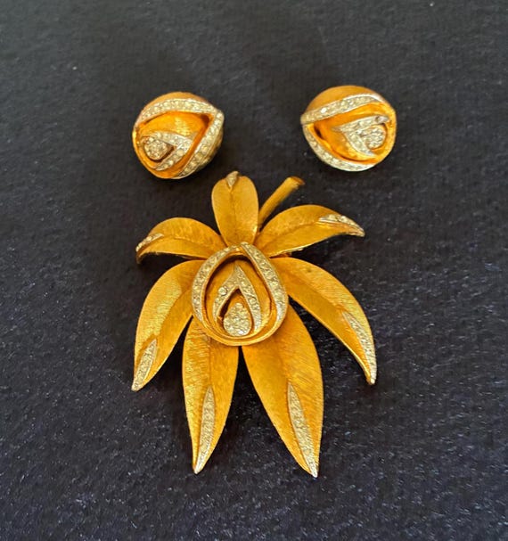 Vintage Coro Craft Rhinestone Flower Brooch & Ear… - image 2